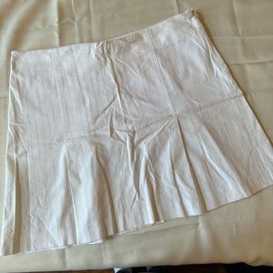 Theory Bergdorf Goodman Sz 12 white with blue pinstripe Cotton pleated skirt.